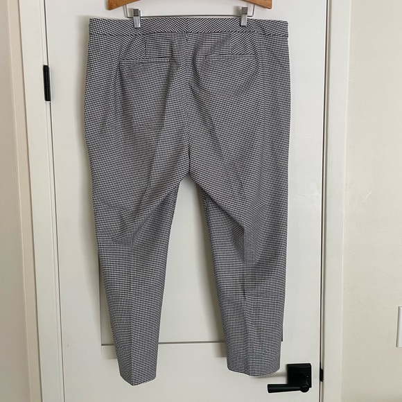 Ralph Lauren Black and White Houndstooth Dress Pants with Tailored Fit - Picture 2 of 4